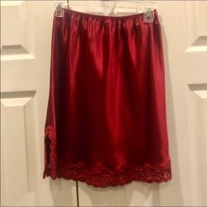 Victoria’s Secret 1/2 slip size medium